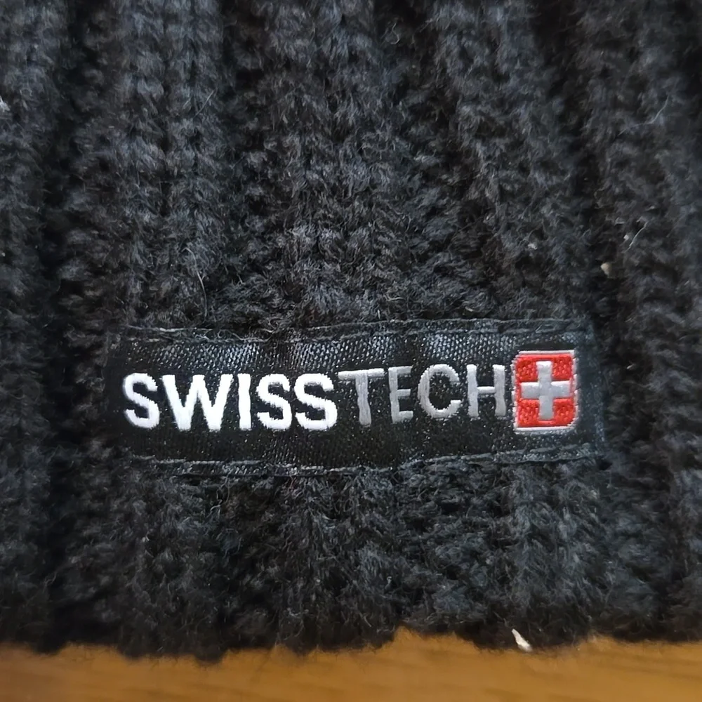 SwissTech Unisex 3M Thinsulate Fully Lined One Size Beanie Cuff Hat
